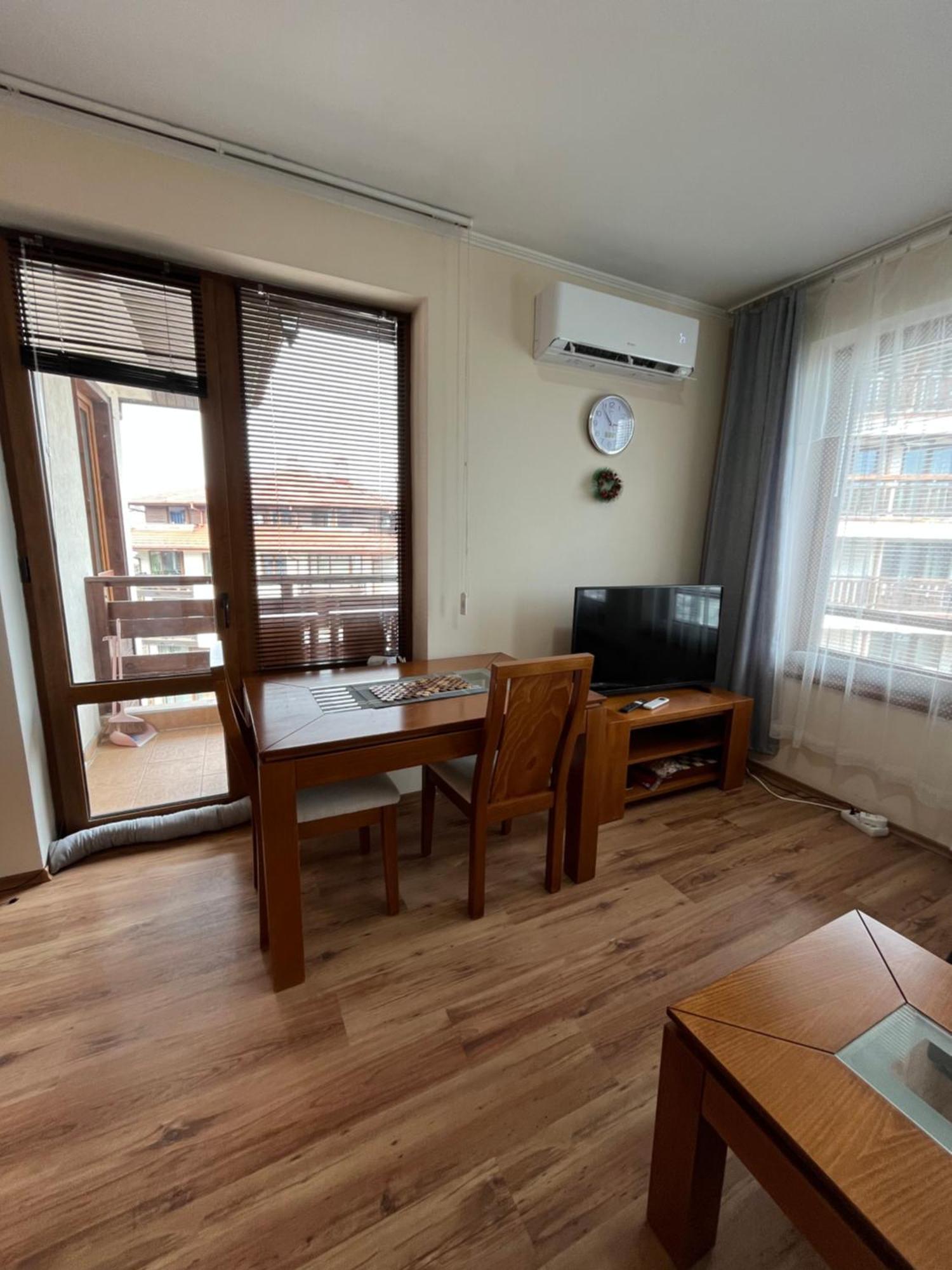 Ski Zone At Gondola, Warm And Cosy, Wifi, Ac, Netflix, Perfect One Bedroom Appartment, Beautiful View Bansko Bagian luar foto